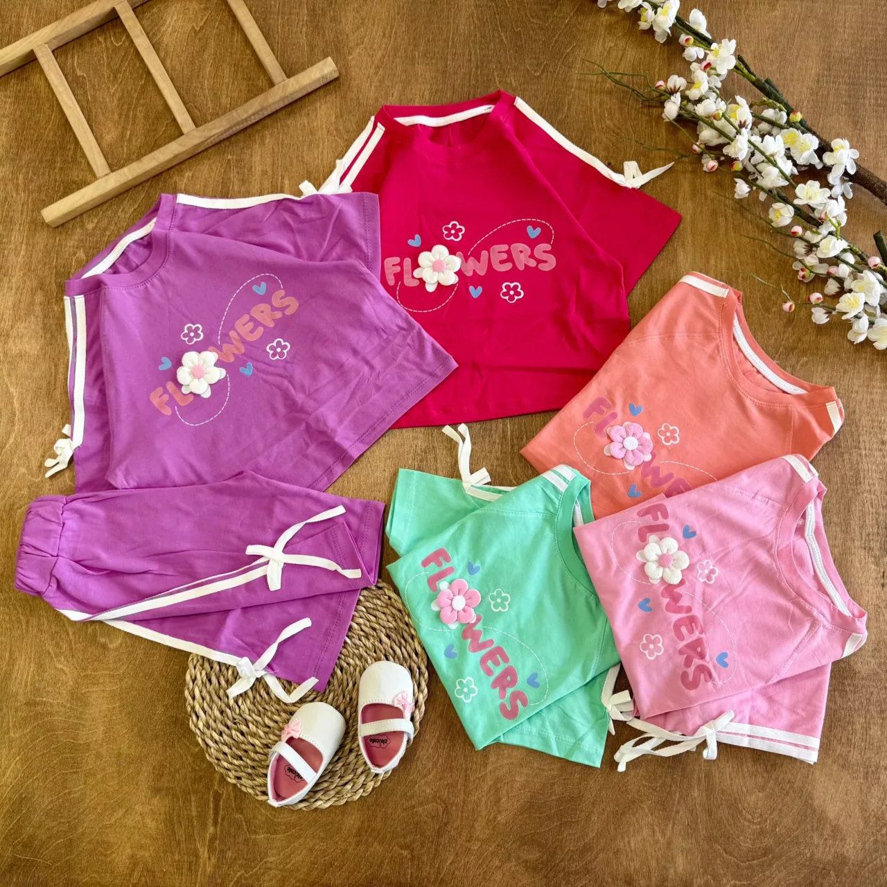 کراپ رگلان و شلوارک نواردار گل برجسته Flowers کد 6114